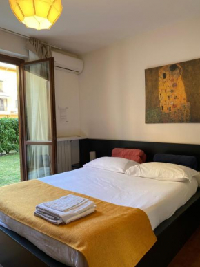 Roma 2 Apartment - THE V Collection